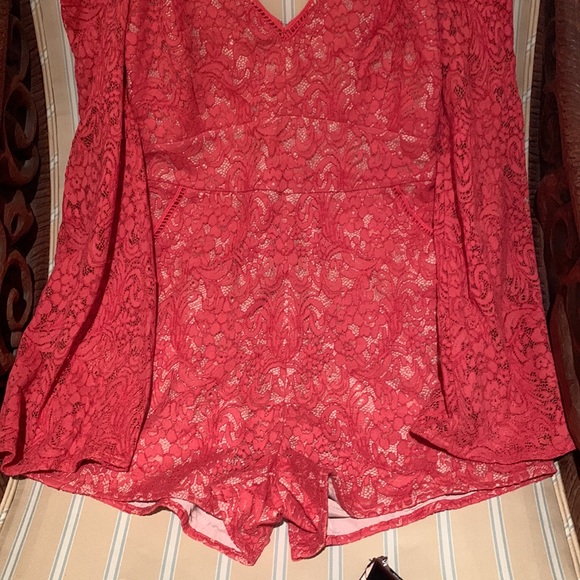 THE JETSET DIARIES RAVA LACE ROMPER SEXY SHOULDER STRAPS FRONT POCKETS LINED S - Picture 9 of 15